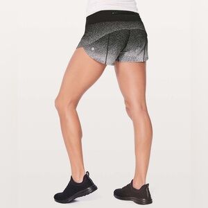 LULULEMON Speed Up Short 2.5" Ombre Speckle Stop Print White Black 10 Regular